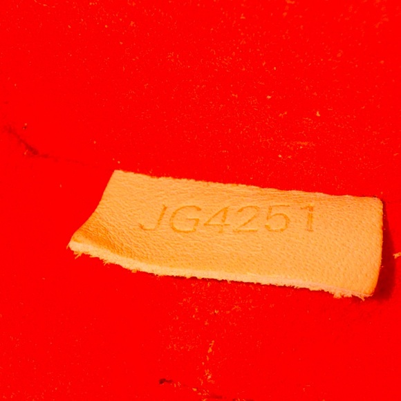 Louis Vuitton 2021 Christmas Animation Pencil Pouch London - Picture 14 of 16